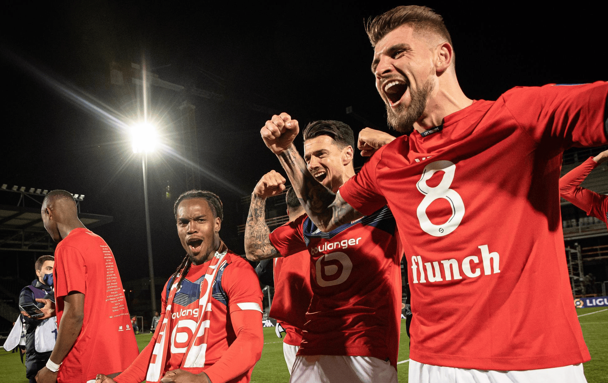 关于今晨突围战来临，马赛围绕葡超调整名单，赛场秩序良好，身体对抗强度拉满的信息