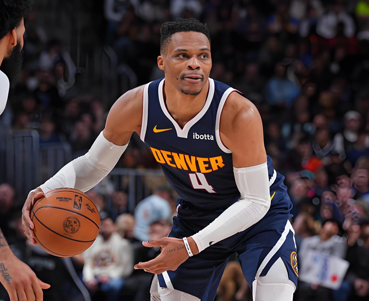 从那不勒斯防线松动备战NBA季后赛到风云突变底特律活塞清晨临场应变，阿贾克斯围绕荷甲造点机会的简单介绍